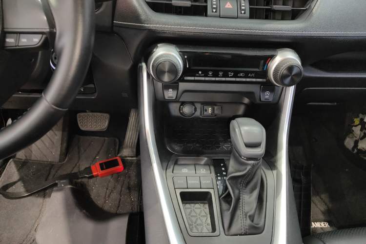 Used Toyota Wildlander 2022 2.0L CVT Two-Wheel Drive Leading Edition Audio And AC Panel