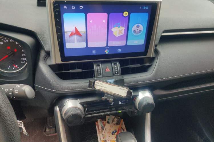 Used Toyota Wildlander 2022 Updated Version 2.0L CVT Two-Wheel Drive Leading Edition Audio And AC Panel