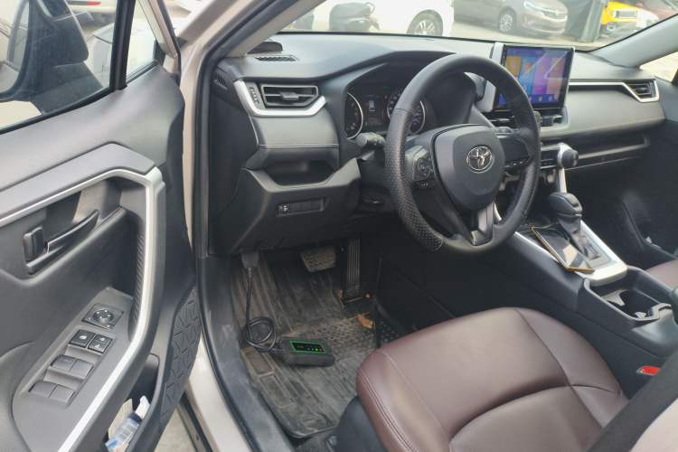 Used Toyota Wildlander 2022 2.0L CVT Two-Wheel Drive Leading Edition Driver Seat