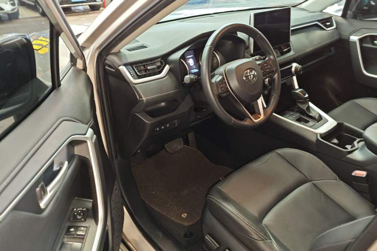 Used Toyota Wildlander 2022 Dual-Engine 2.5L E-CVT Two-Wheel Drive Luxury PLUS Edition Driver Seat