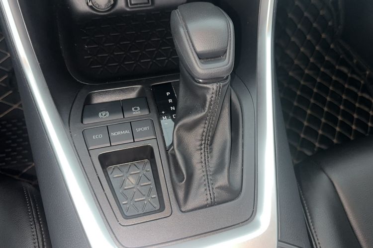 Used Toyota Wildlander 2022 Updated Version 2.0L CVT Two-Wheel Drive Leading Edition Gear Lever