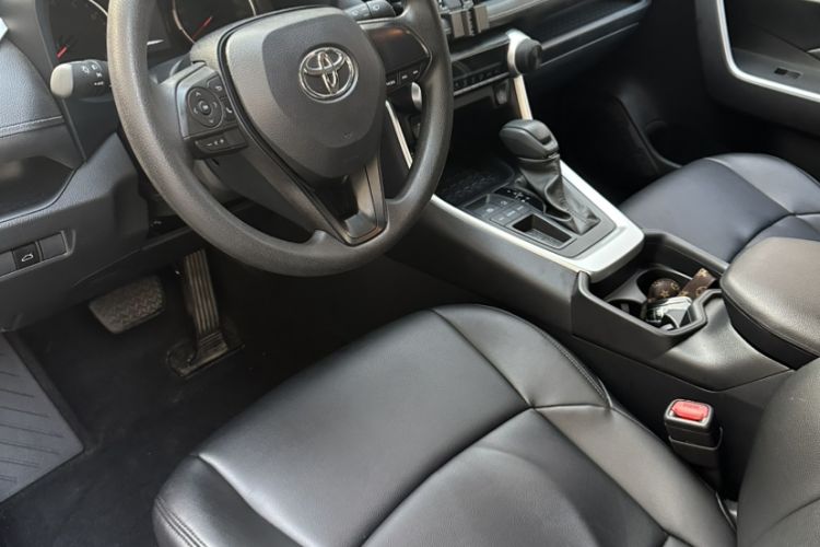 Used Toyota Wildlander 2022 Updated Version 2.0L CVT Two-Wheel Drive Leading Edition Interior 2