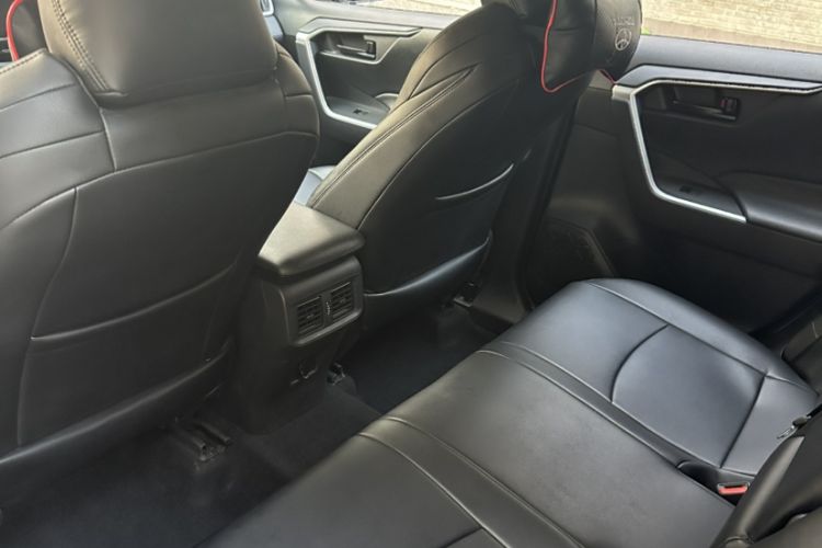 Used Toyota Wildlander 2022 Updated Version 2.0L CVT Two-Wheel Drive Leading Edition Interior 3