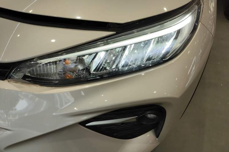 Used Toyota Wildlander 2022 2.0L CVT Two-Wheel Drive Leading Edition Left Front Headlight