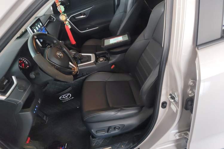 Used Toyota Wildlander 2022 2.0L CVT Two-Wheel Drive Luxury PLUS Edition Left Front Seat