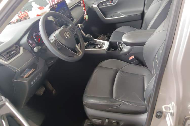 Used Toyota Wildlander 2022 2.0L CVT Two-Wheel Drive Luxury PLUS Edition Left Front Seat