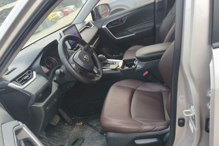 Used Toyota Wildlander 2022 2.0L CVT Two-Wheel Drive Leading Edition Left Front Seat