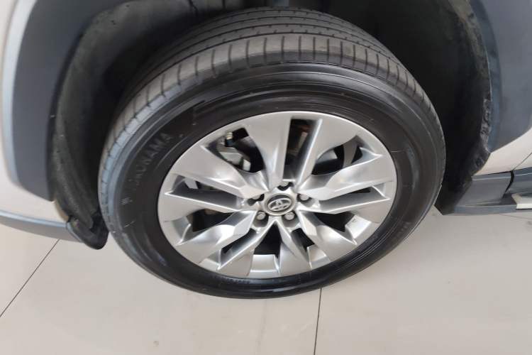 Used Toyota Wildlander 2022 2.0L CVT Two-Wheel Drive Luxury PLUS Edition Left Front Wheel Hub