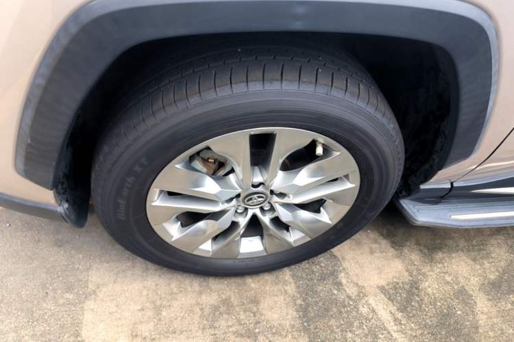 Used Toyota Wildlander 2022 2.0L CVT Two-Wheel Drive Luxury PLUS Edition Left Front Wheel Hub