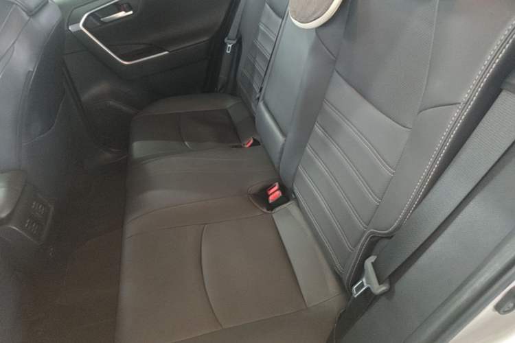 Used Toyota Wildlander 2022 2.0L CVT Two-Wheel Drive Prestige Edition Left Rear Seat