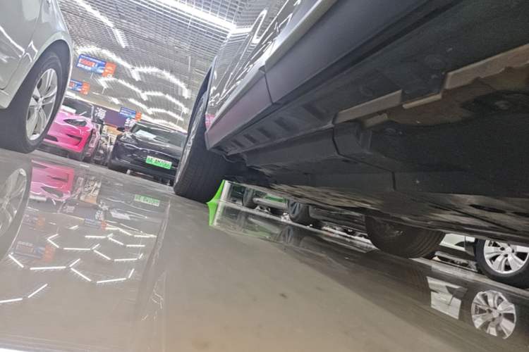 Used Toyota Wildlander 2022 2.0L CVT Two-Wheel Drive Prestige Edition Left Side Sill