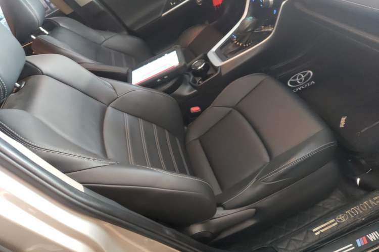 Used Toyota Wildlander 2022 2.0L CVT Two-Wheel Drive Luxury PLUS Edition Right Front Seat