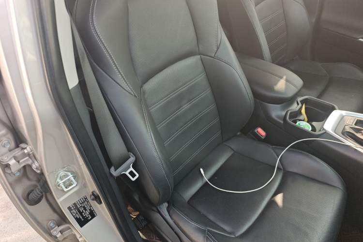 Used Toyota Wildlander 2022 Dual-Engine 2.5L E-CVT Two-Wheel Drive Luxury Edition Right Front Seat
