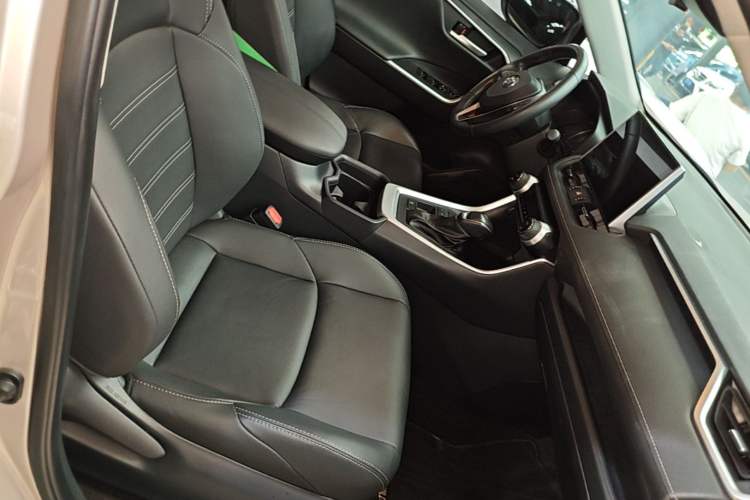 Used Toyota Wildlander 2022 Dual-Engine 2.5L E-CVT Two-Wheel Drive Luxury PLUS Edition Right Front Seat