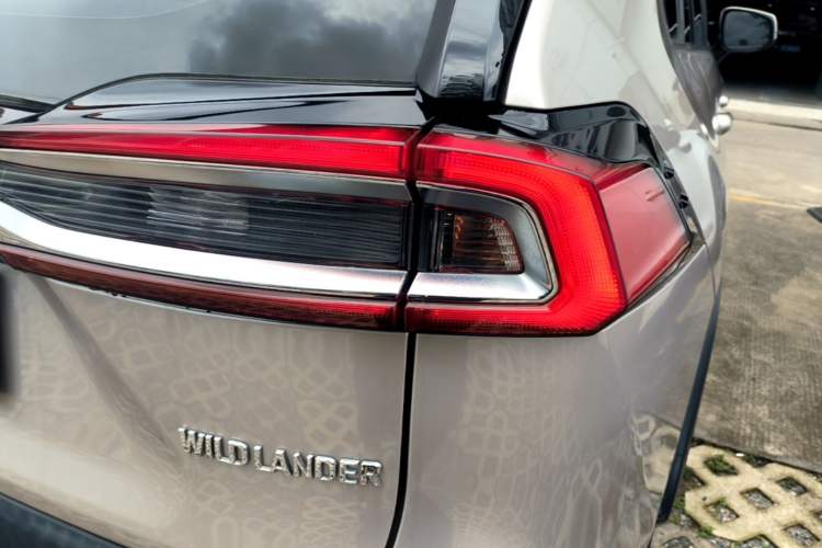Used Toyota Wildlander 2022 2.0L CVT Two-Wheel Drive Luxury PLUS Edition Right Rear Taillight