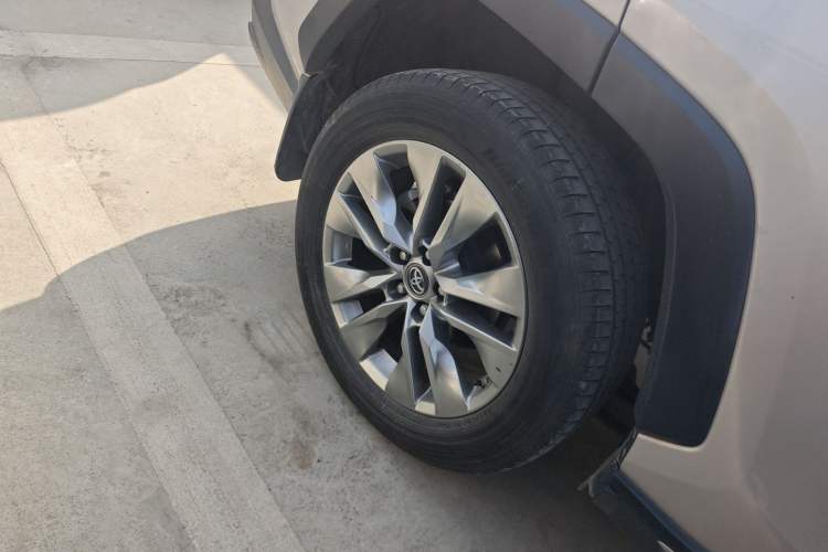 Used Toyota Wildlander 2022 Dual-Engine 2.5L E-CVT Two-Wheel Drive Luxury Edition Right Rear Wheel Hub