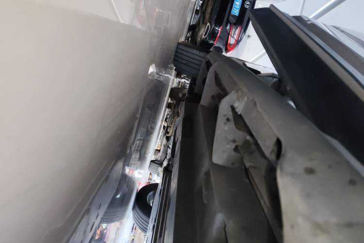 Used Toyota Wildlander 2022 2.0L CVT Two-Wheel Drive Luxury PLUS Edition Right Side Sill