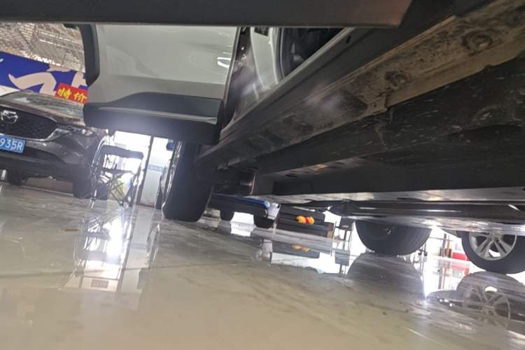 Used Toyota Wildlander 2022 2.0L CVT Two-Wheel Drive Prestige Edition Right Side Sill