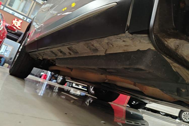 Used Toyota Wildlander 2022 Dual-Engine 2.5L E-CVT Two-Wheel Drive Luxury PLUS Edition Right Side Sill