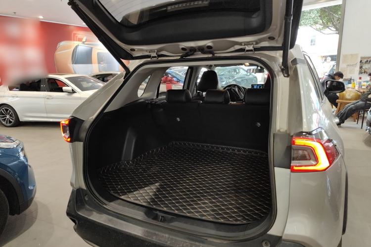 Used Toyota Wildlander 2022 2.0L CVT Two-Wheel Drive Leading Edition Trunk