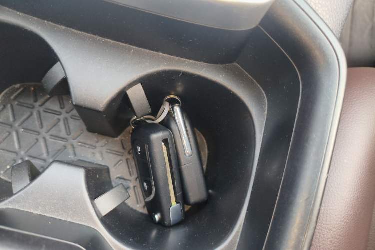 Used Toyota Wildlander 2022 2.0L CVT Two-Wheel Drive Leading Edition Vehicle Key