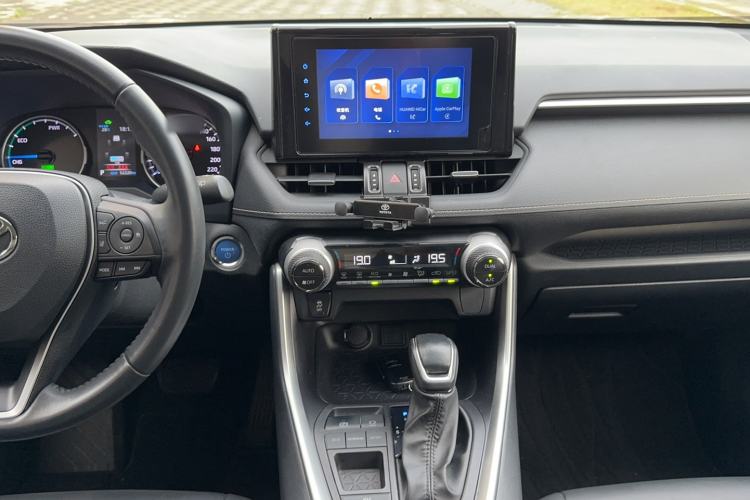 Used Toyota Wildlander 2022 Dual-Engine 2.5L E-CVT Two-Wheel Drive Urban Edition Audio And AC Panel