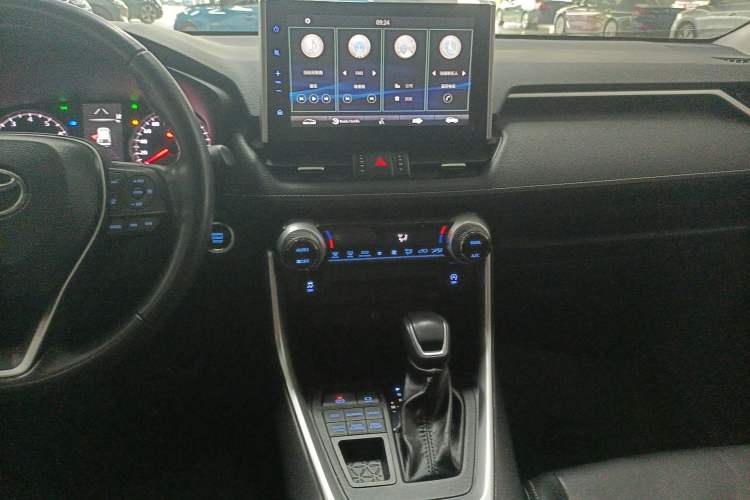 Used Toyota Wildlander 2022 2.0L CVT 4x4 Luxury PLUS Edition Audio And AC Panel