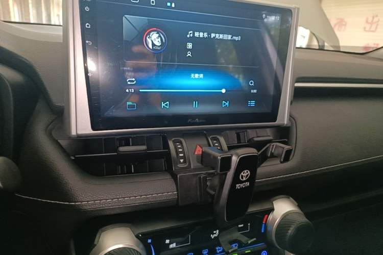 Used Toyota Wildlander 2022 Updated Version 2.0L CVT Two-Wheel Drive Leading Edition Audio And AC Panel