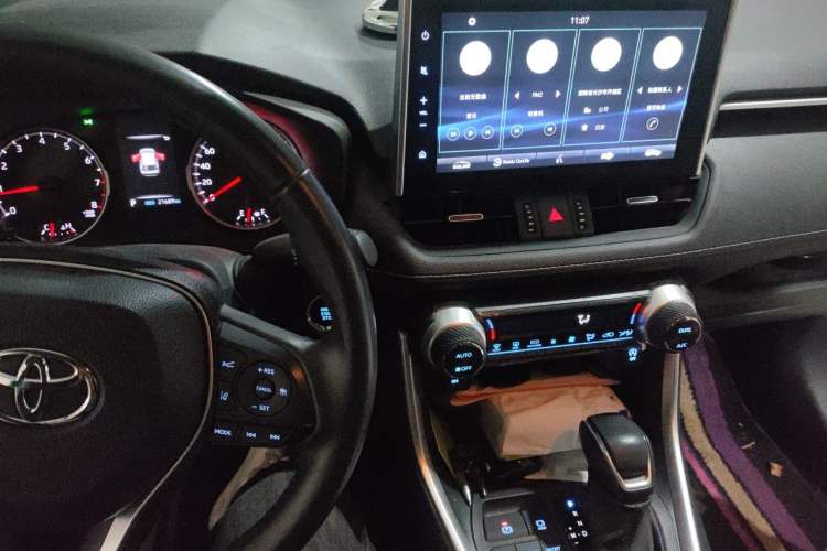 Used Toyota Wildlander 2022 2.0L CVT Two-Wheel Drive Luxury PLUS Edition Audio And AC Panel