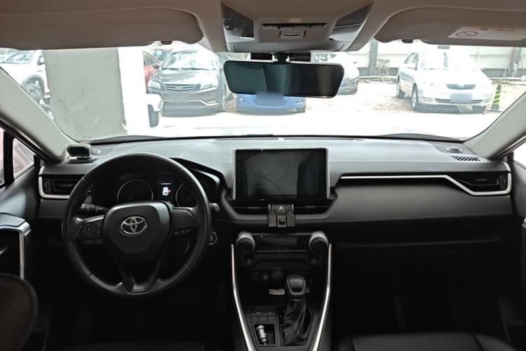 Used Toyota Wildlander 2022 2.0L CVT Two-Wheel Drive Leading Edition Center Console