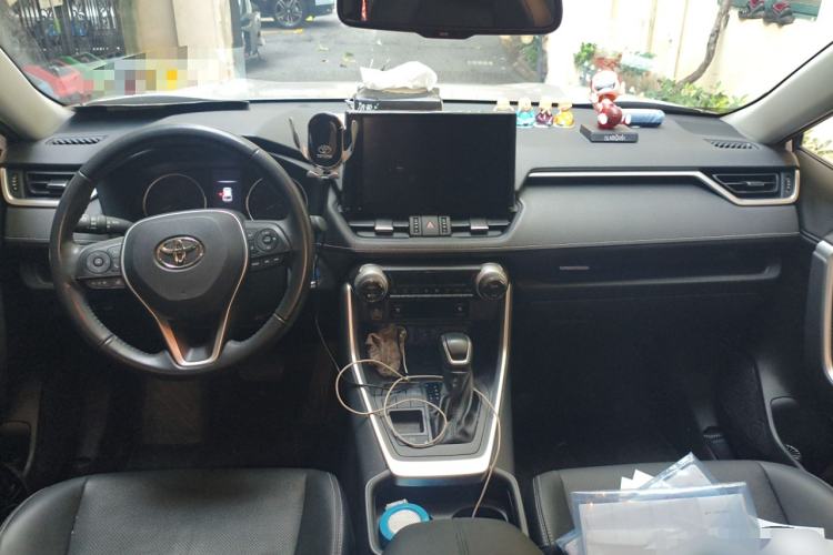 Used Toyota Wildlander 2022 Dual-Engine 2.5L E-CVT Two-Wheel Drive Prestige Edition Center Console