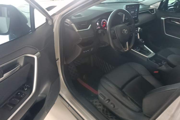 Used Toyota Wildlander 2022 2.0L CVT Two-Wheel Drive Luxury PLUS Edition Driver Seat