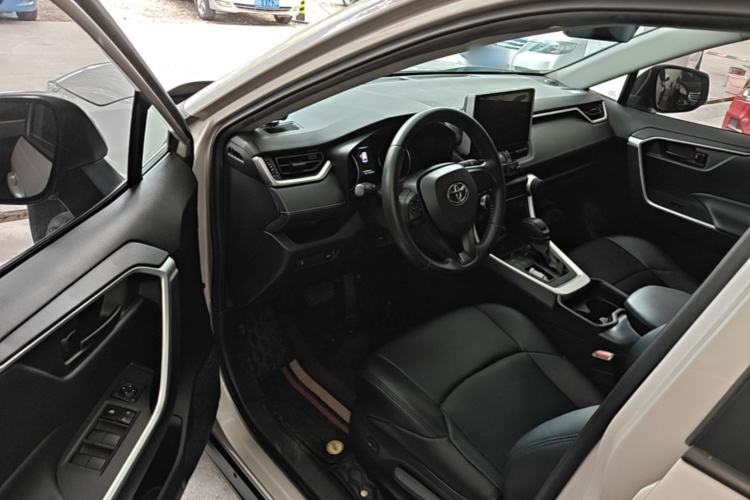 Used Toyota Wildlander 2022 2.0L CVT Two-Wheel Drive Leading Edition Driver Seat