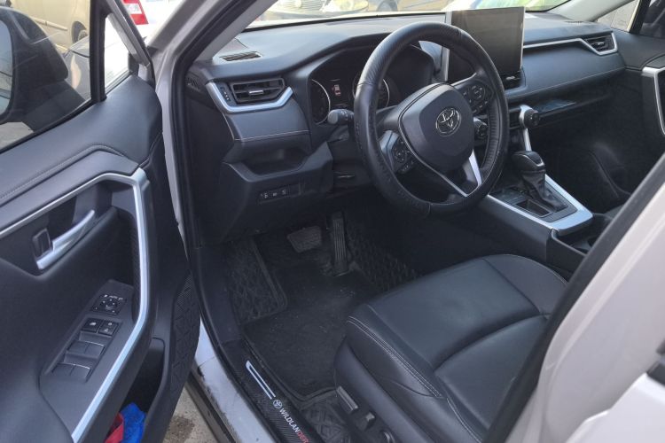 Used Toyota Wildlander 2022 2.0L CVT Two-Wheel Drive Luxury PLUS Edition Driver Seat