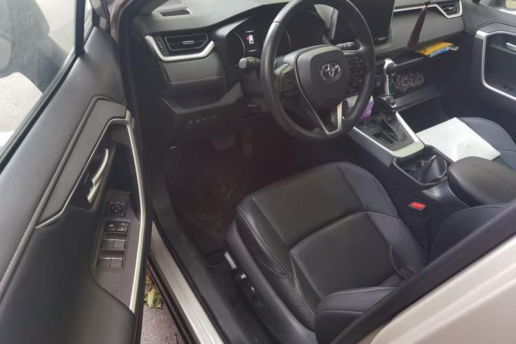 Used Toyota Wildlander 2022 2.0L CVT Two-Wheel Drive Prestige Edition Driver Seat