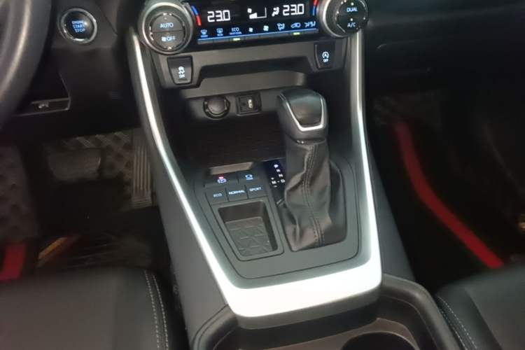 Used Toyota Wildlander 2022 2.0L CVT Two-Wheel Drive Luxury PLUS Edition Gear Lever