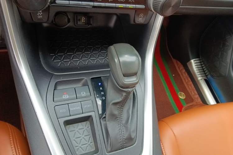 Used Toyota Wildlander 2022 Updated Version 2.0L CVT Two-Wheel Drive Leading Edition Gear Lever