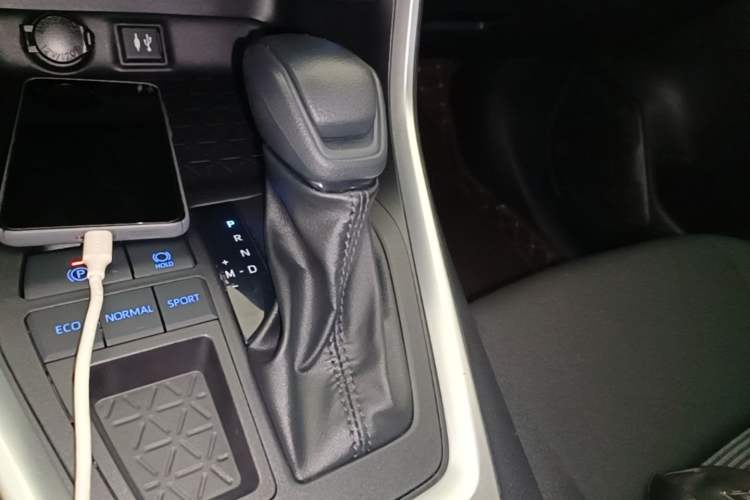 Used Toyota Wildlander 2022 Updated Version 2.0L CVT Two-Wheel Drive Leading Edition Gear Lever