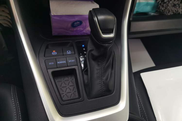 Used Toyota Wildlander 2022 2.0L CVT Two-Wheel Drive Prestige Edition Gear Lever