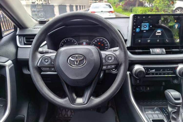 Used Toyota Wildlander 2022 Updated Version 2.0L CVT Two-Wheel Drive Leading Edition Interior 1