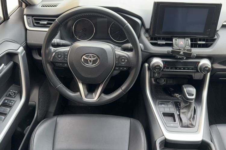 Used Toyota Wildlander 2022 Dual-Engine 2.5L E-CVT Two-Wheel Drive Urban Edition Interior 2