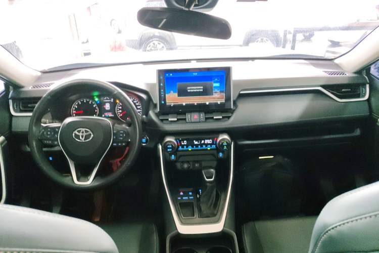 Used Toyota Wildlander 2022 2.0L CVT Two-Wheel Drive Luxury PLUS Edition Interior 2