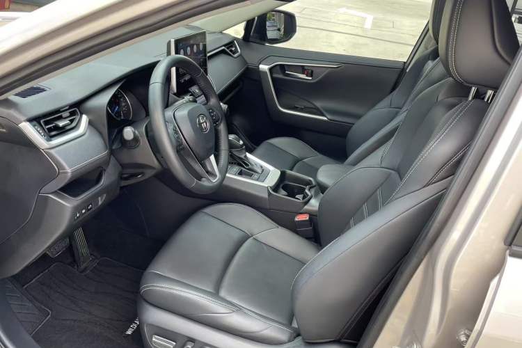 Used Toyota Wildlander 2022 Dual-Engine 2.5L E-CVT Two-Wheel Drive Luxury Edition Interior 3
