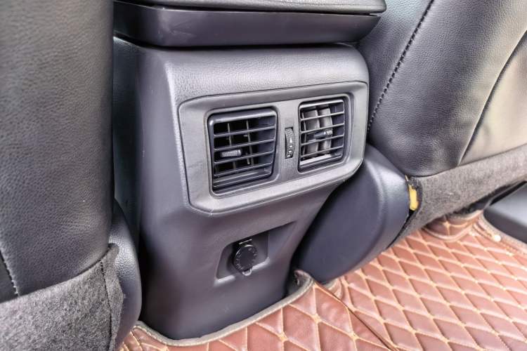 Used Toyota Wildlander 2022 Updated Version 2.0L CVT Two-Wheel Drive Leading Edition Interior 3