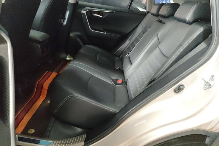 Used Toyota Wildlander 2022 2.0L CVT Two-Wheel Drive Luxury PLUS Edition Interior 4