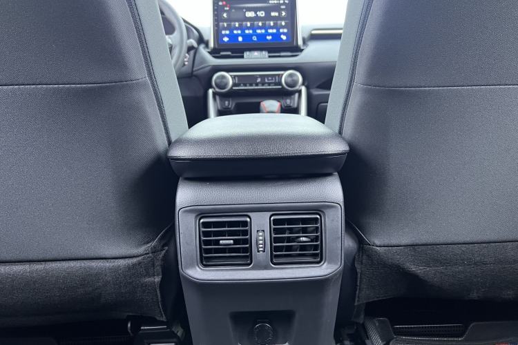 Used Toyota Wildlander 2022 Updated Version 2.0L CVT Two-Wheel Drive Leading Edition Interior 4
