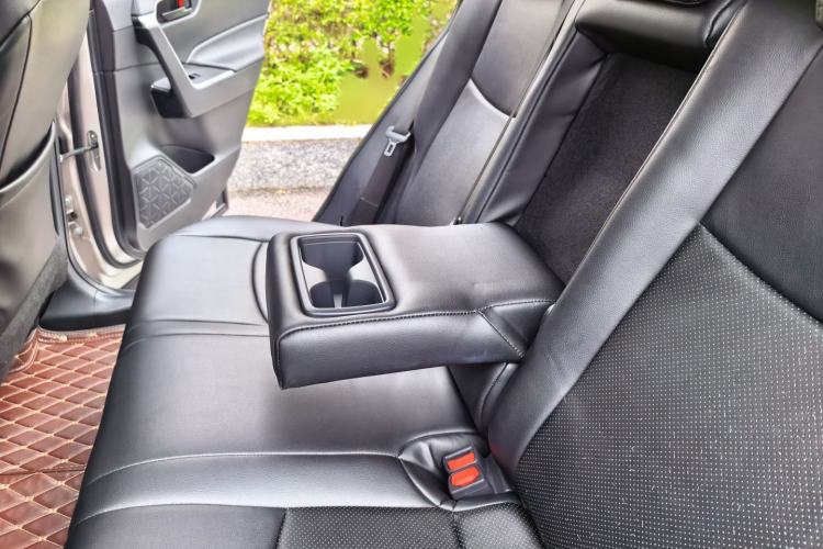 Used Toyota Wildlander 2022 Updated Version 2.0L CVT Two-Wheel Drive Leading Edition Interior 5