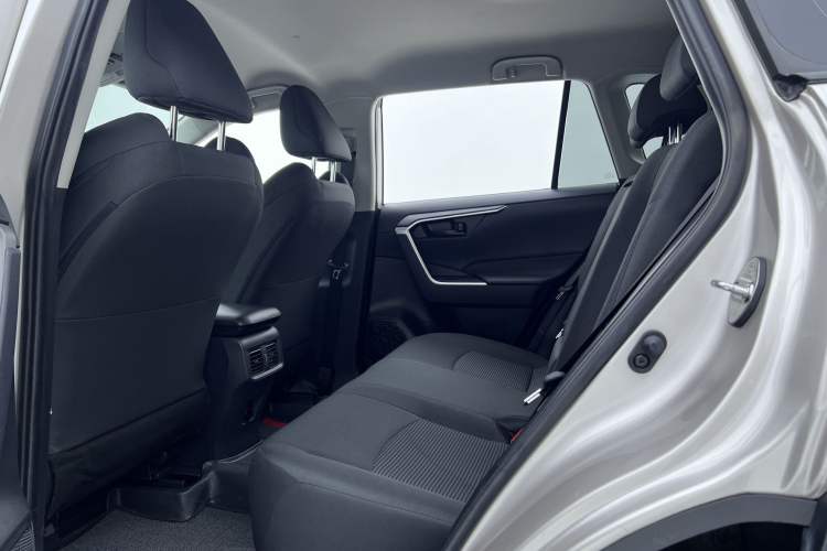 Used Toyota Wildlander 2022 Updated Version 2.0L CVT Two-Wheel Drive Leading Edition Interior 7