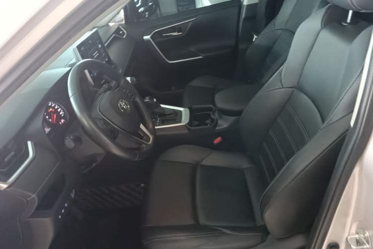 Used Toyota Wildlander 2022 2.0L CVT Two-Wheel Drive Luxury PLUS Edition Left Front Seat