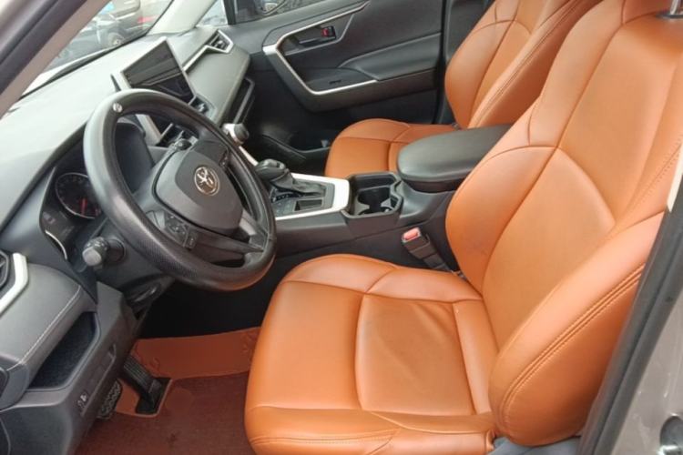Used Toyota Wildlander 2022 Updated Version 2.0L CVT Two-Wheel Drive Leading Edition Left Front Seat